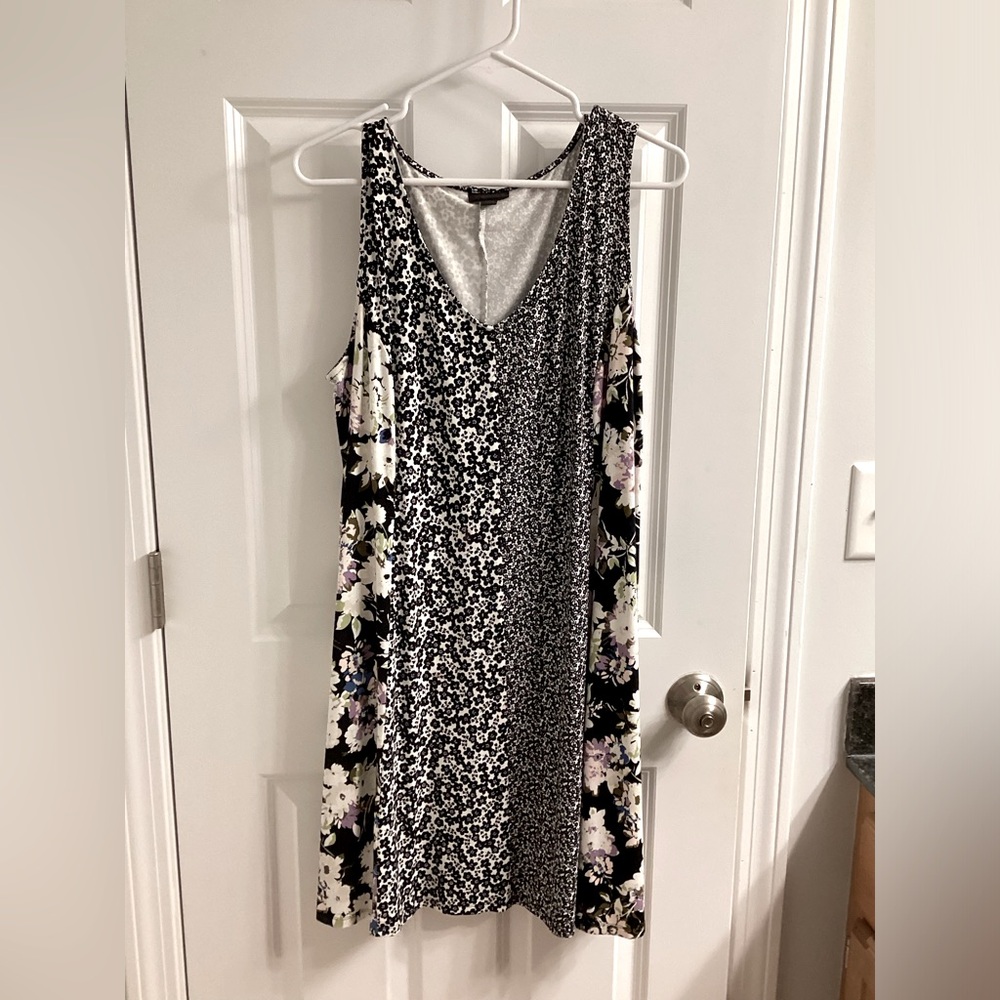J Jill Wearever Collection black-multi dress. Mixed floral